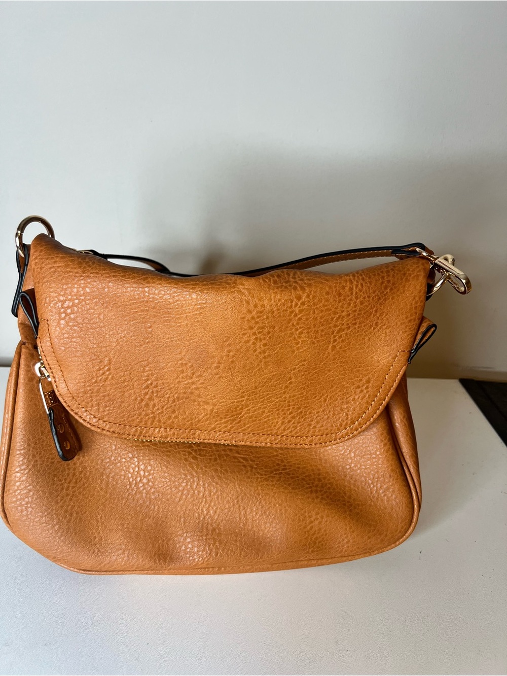 Moda Luxe Classic Tan Pebbled Leather Shoulder Bag